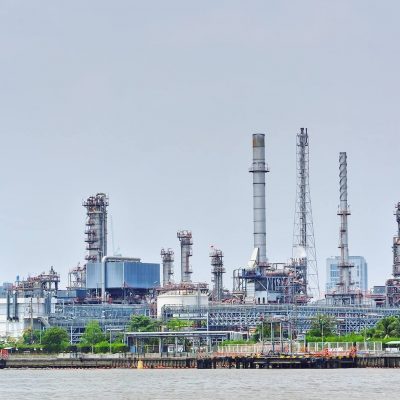 large-oil-refinery-plant-by-the-river_t20_Nx0WJE-Large.jpg